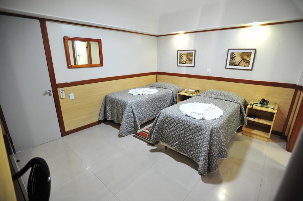 Hotel Premium Plaza Muriae Bagian luar foto