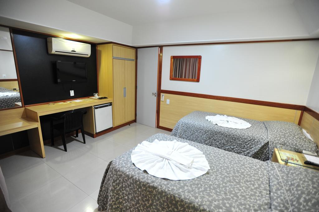 Hotel Premium Plaza Muriae Bagian luar foto