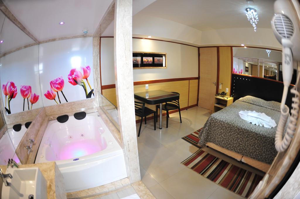 Hotel Premium Plaza Muriae Bagian luar foto