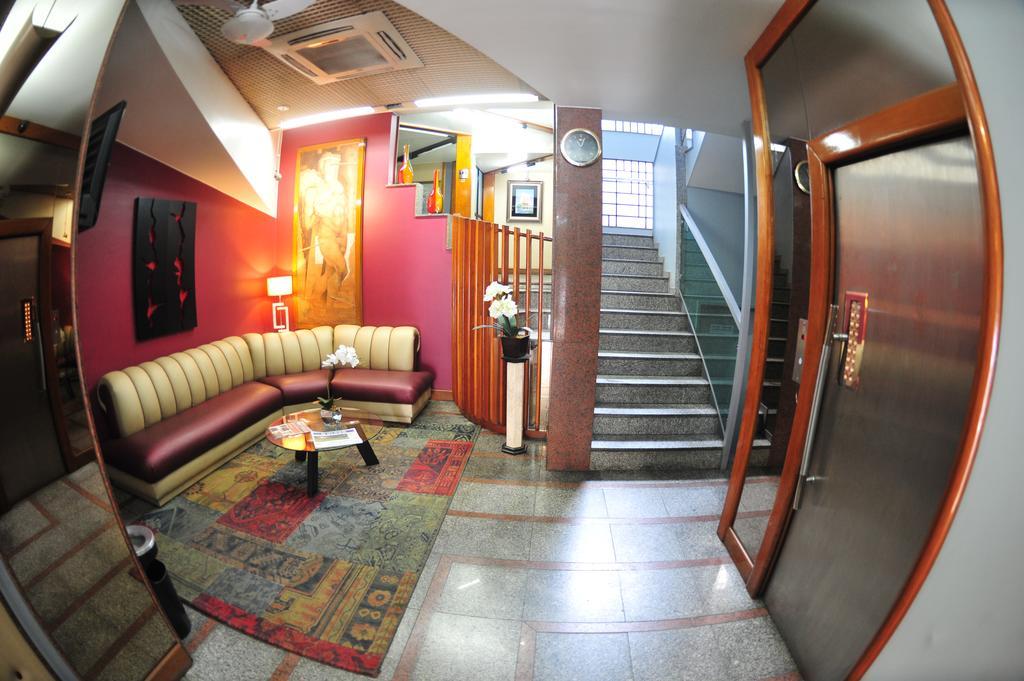 Hotel Premium Plaza Muriae Bagian luar foto